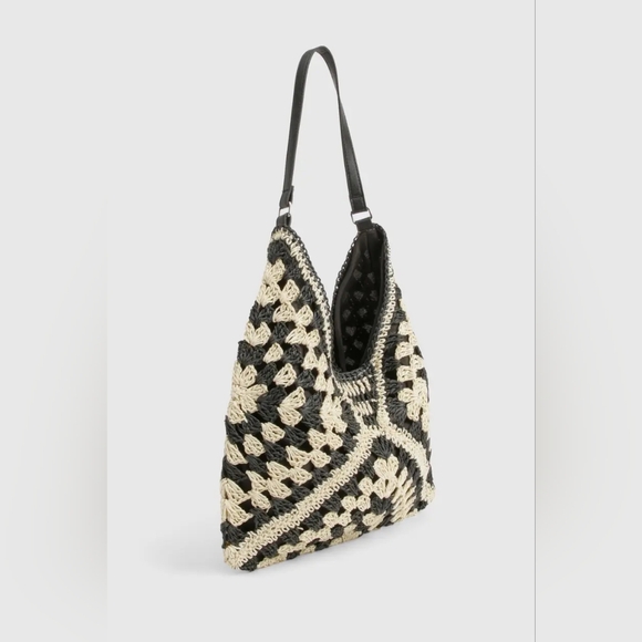 boohoo Contrast Crochet Beach Bag - Picture 7 of 7